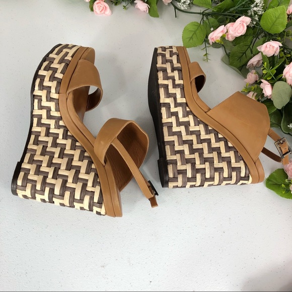 Aquatalia cognac wedge sandal size 8.5 (Stant)